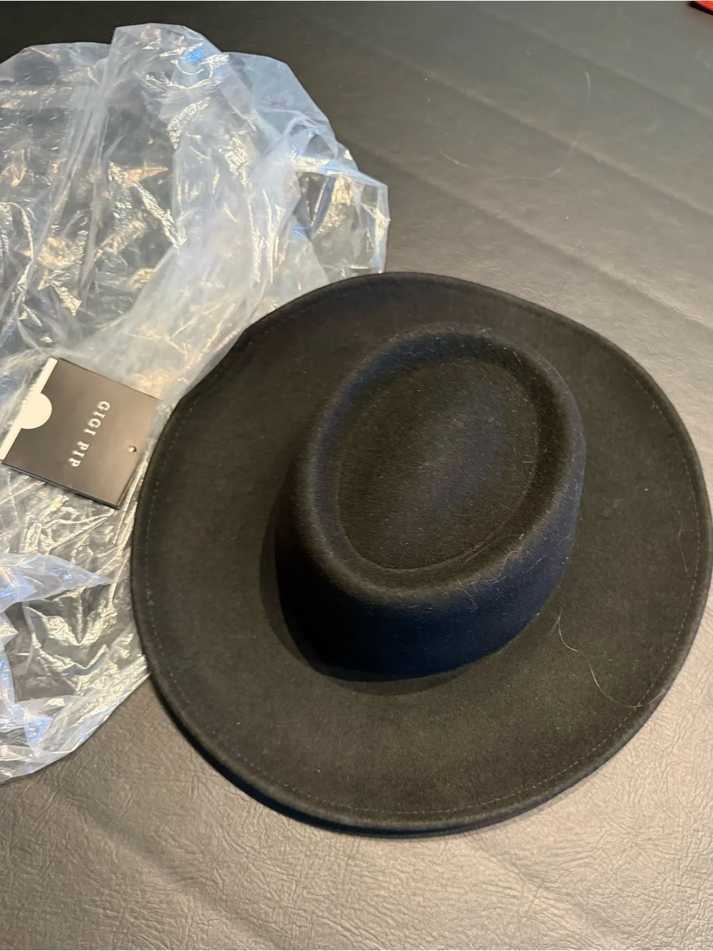 GIGI PIP Black Satin-Lined Wool Hat